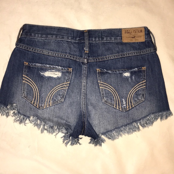 Hollister jean shorts - Picture 2 of 3